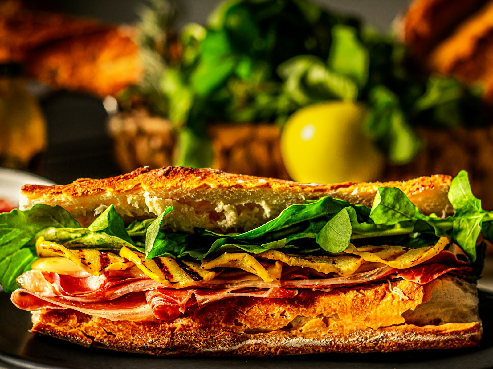 Panino con mortadella