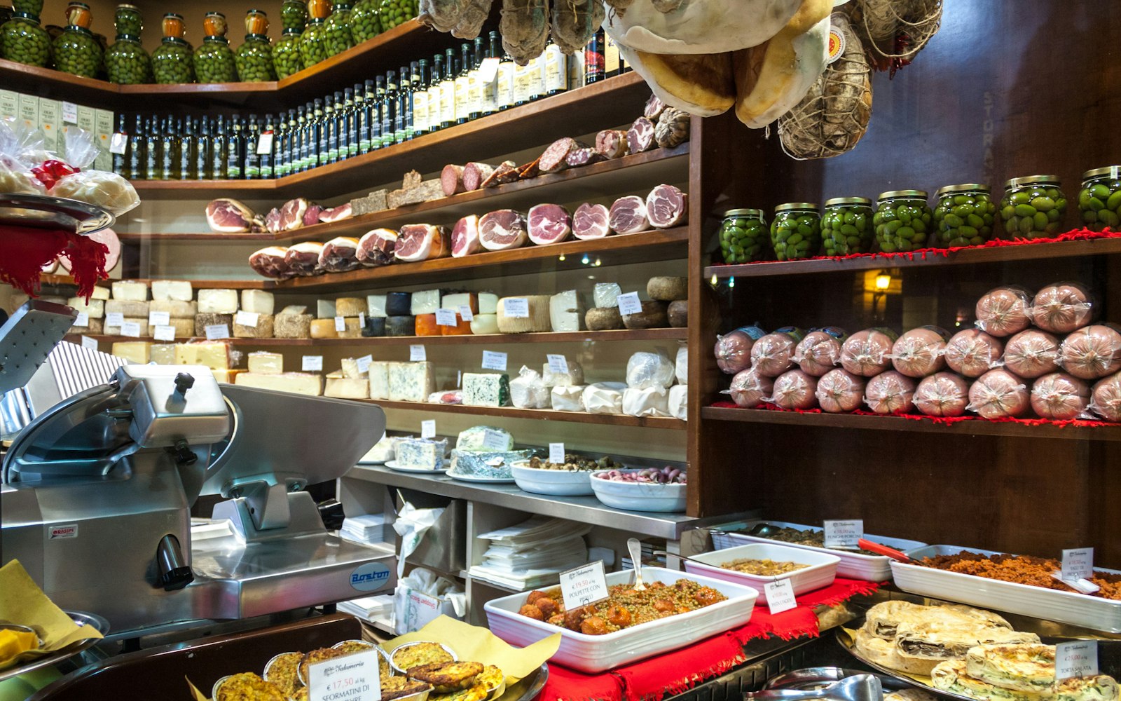 Il bancone della paninoteca