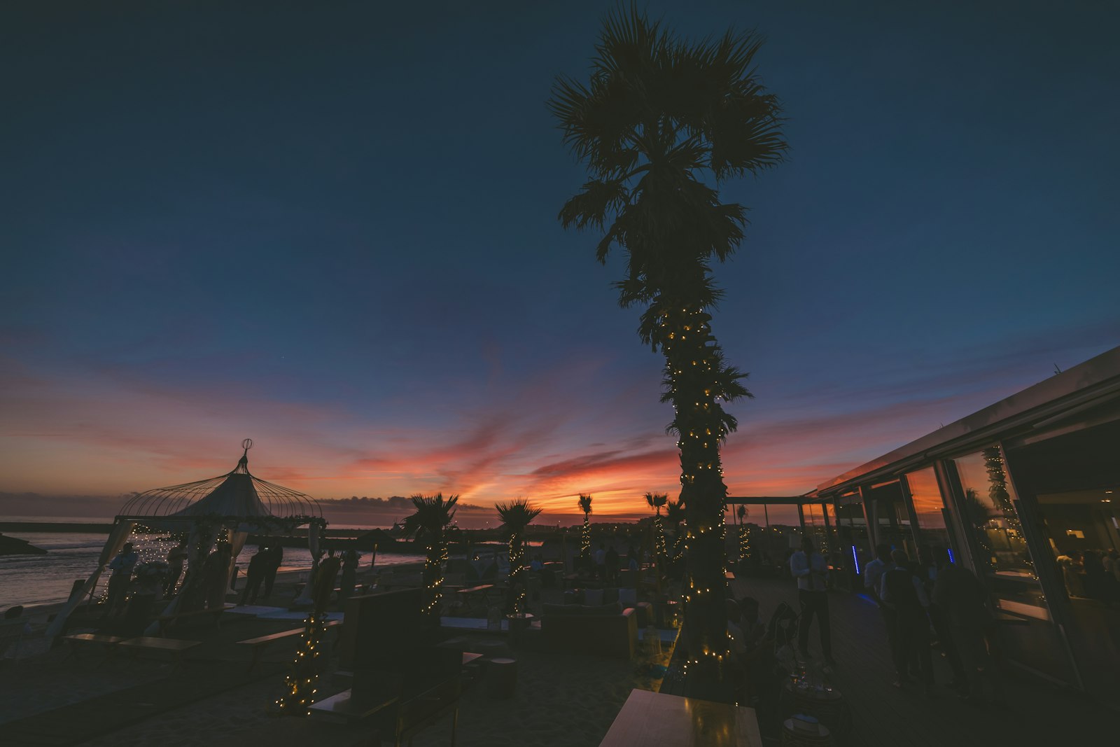 La terrazza sul mare al tramonto